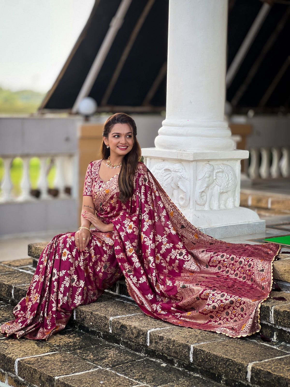 Soft Dolla Silk Saree with Zari Weaving & Meenakari Rich Pallu